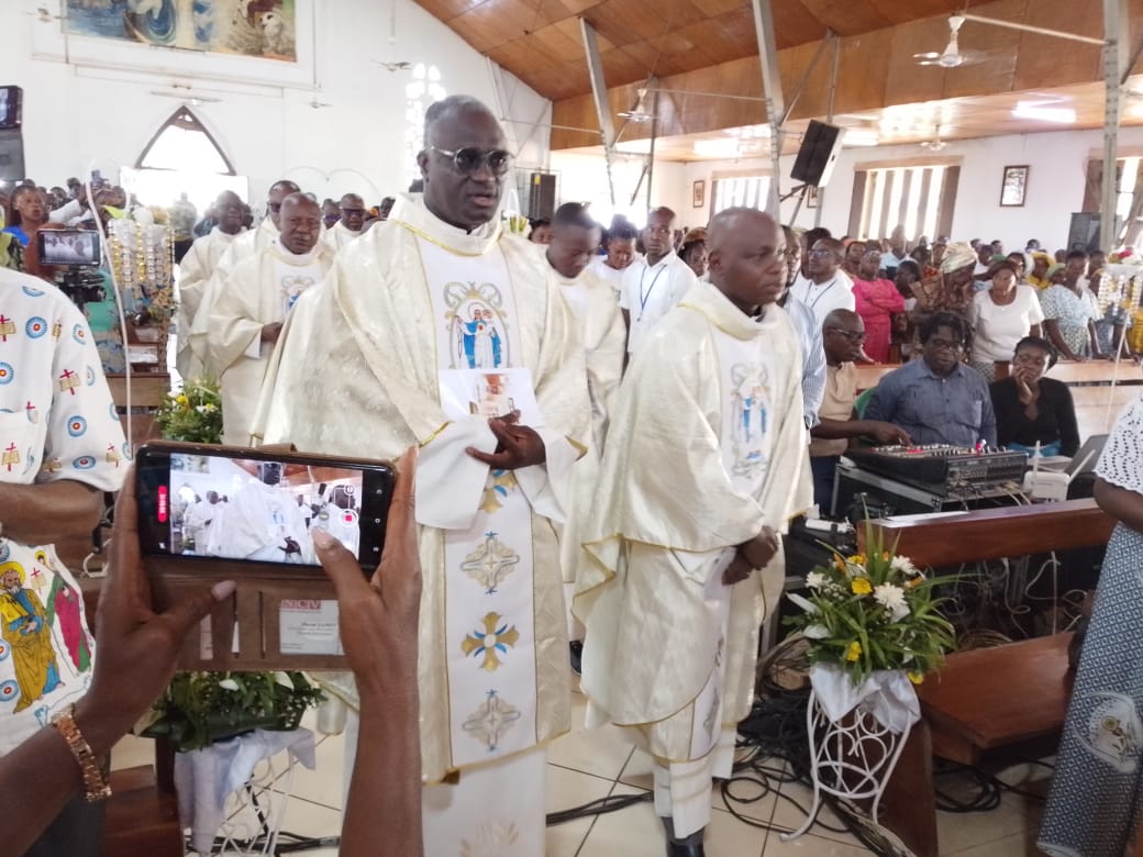 JUBILÉ D’OR SACERDOTAL DU RÉVÉREND PÈRE PIERRE ABLÉ DAGO